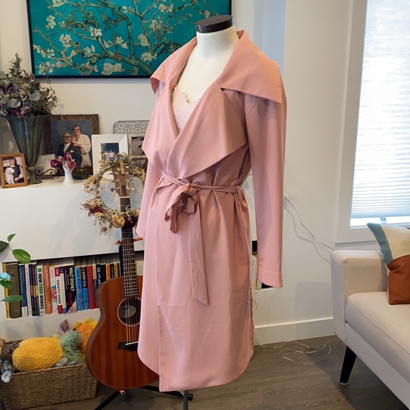 Pink airy trench with pockets and tie - Picture 2 of 5
